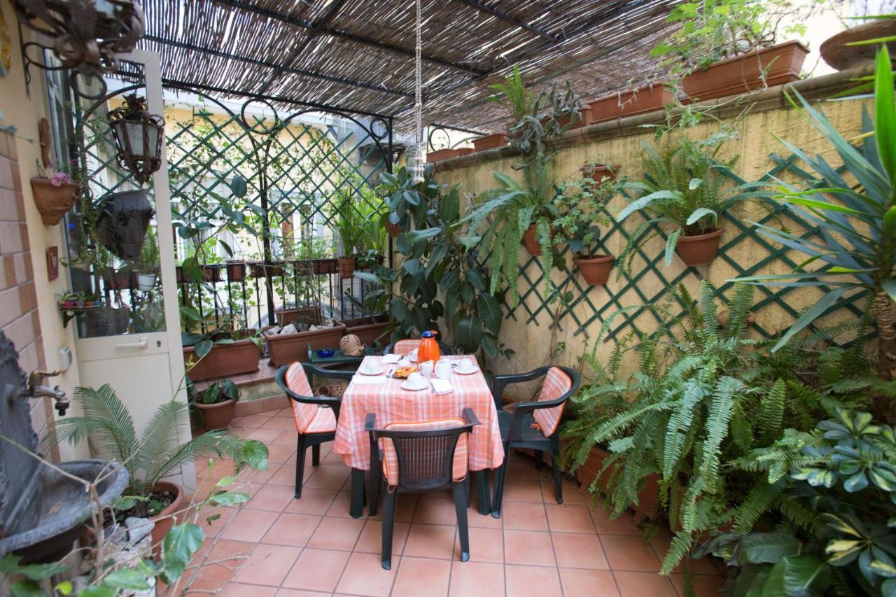Bed and Breakfast La Via Dei Presepi Neapol Exteriér fotografie